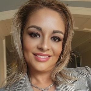 Meet your Posher, Edith